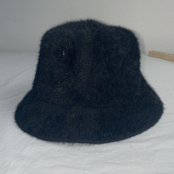 Betmar Adele Cap in Berry | Hip Head